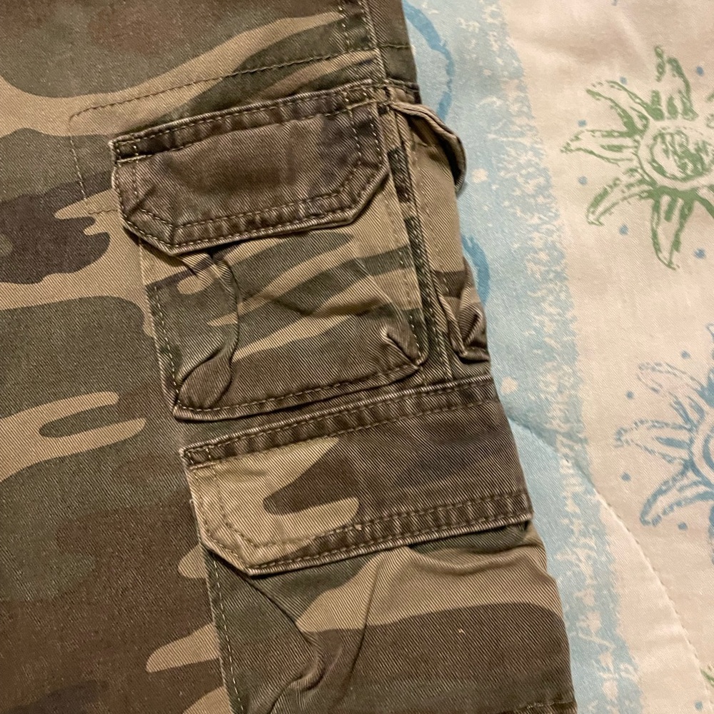 Wrangler Jeans Co. Camo Cargo Pants - Picture 3 of 9